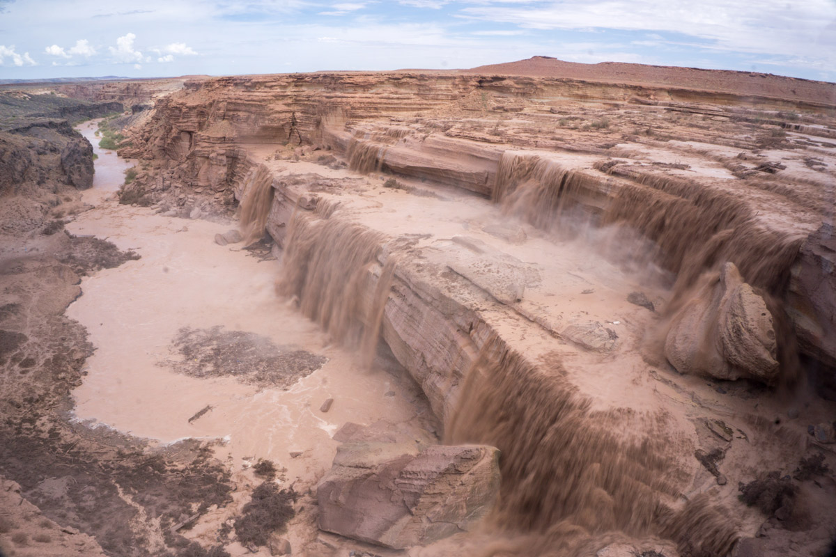 Overview of Grand Falls or Chocolate Falls