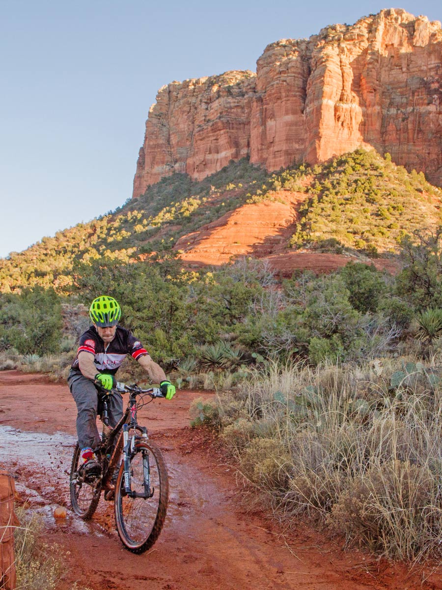 Mountain-Biking-In-Sedona,-Arizona