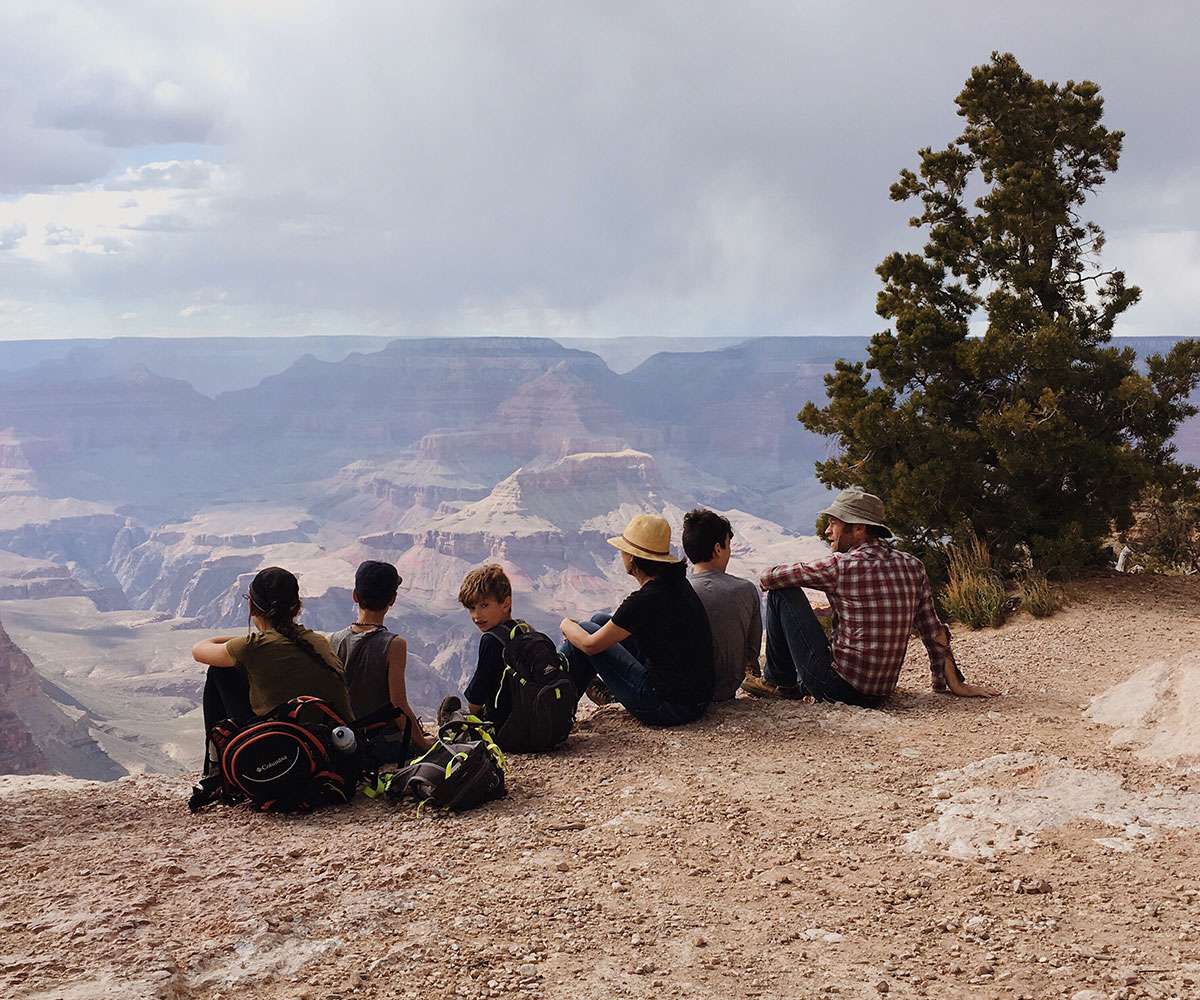 Grand-Canyon-Hiking-Rim-Trail-with-Kids